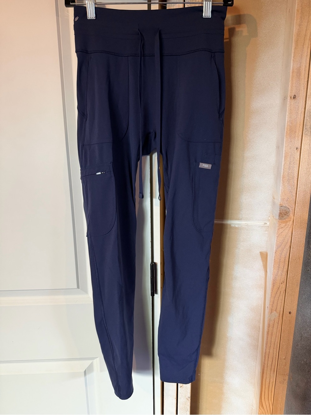 Figs Women’s High Rise Legging Scrub Bottoms Size Small Navy